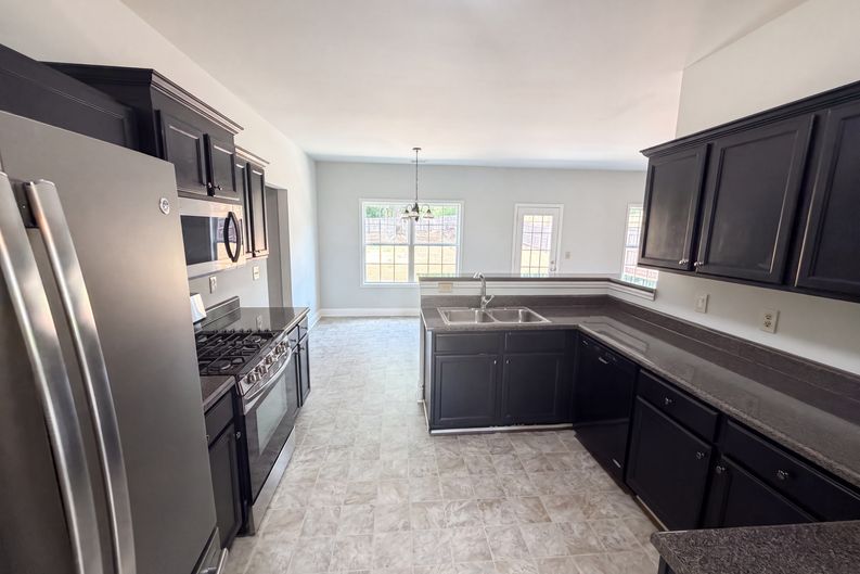 Photo 7 of 23 of 212 Summergate Ln, Villa Rica, GA