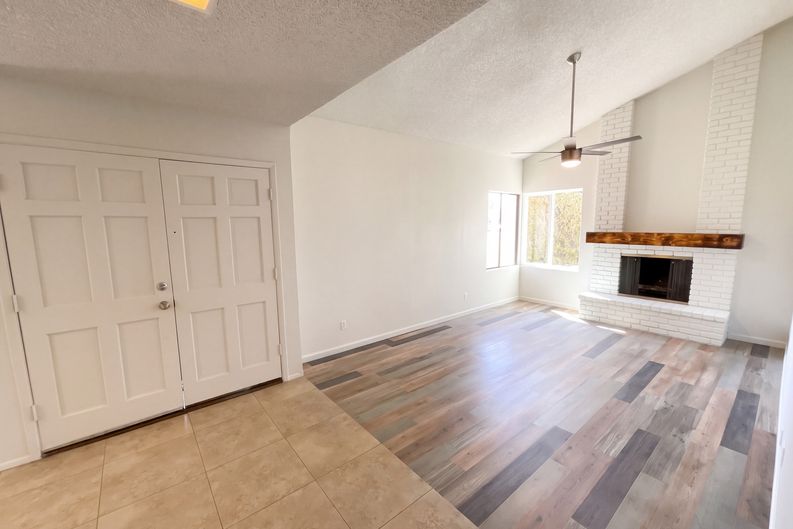 Photo 31 of 32 of 4038 W Mercer Ln, Phoenix, AZ