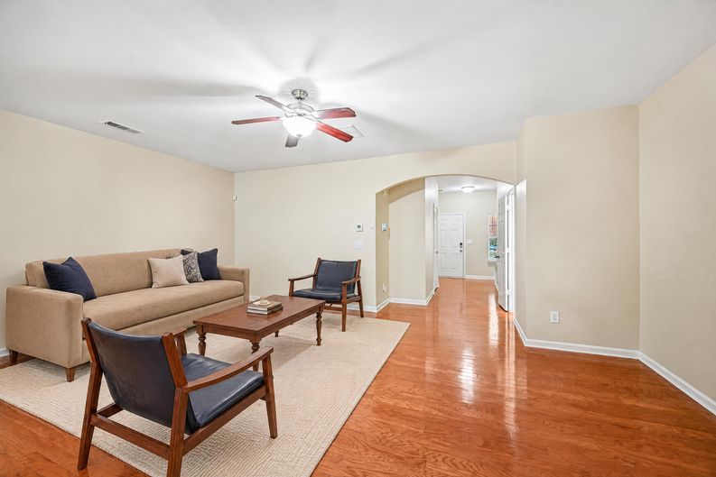 Photo 6 of 27 of 2061 Meadow Peak Rd, Duluth, GA