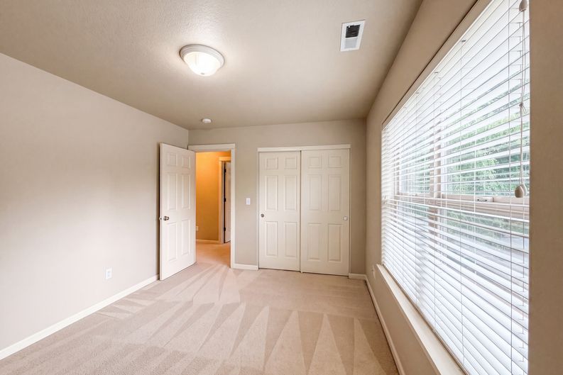 Photo 13 of 23 of 1724 SW Willowview Ter, Beaverton, OR