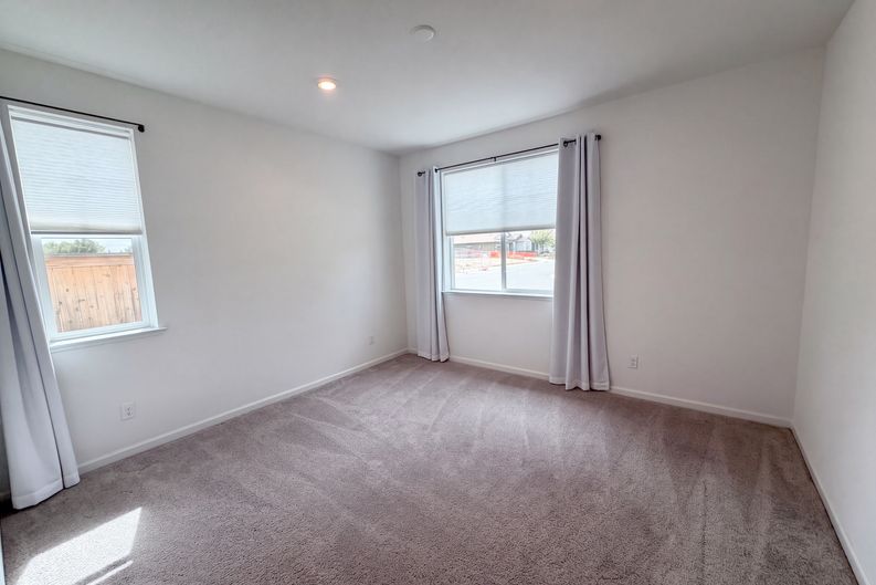 Photo 4 of 29 of 4176 Gossamer St, Roseville, CA