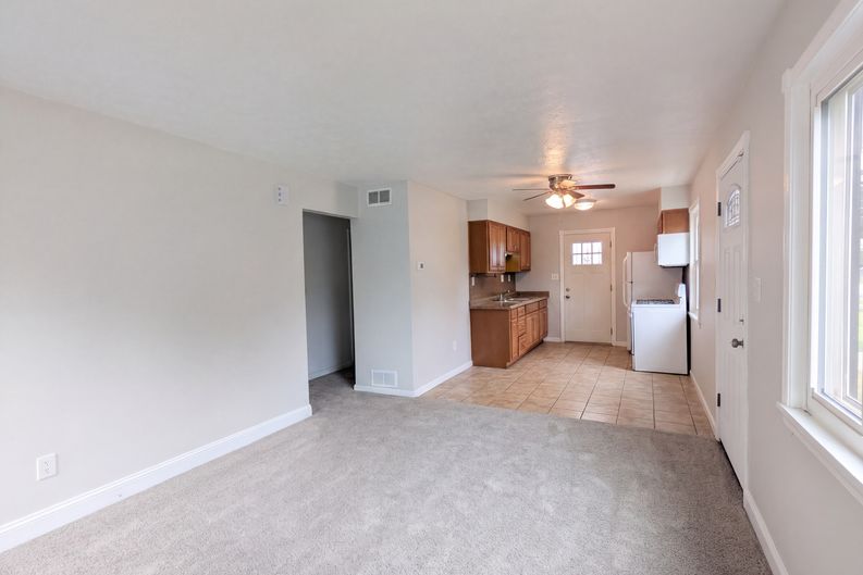 Photo 7 of 19 of 12722 Emery Ave, Cleveland, OH