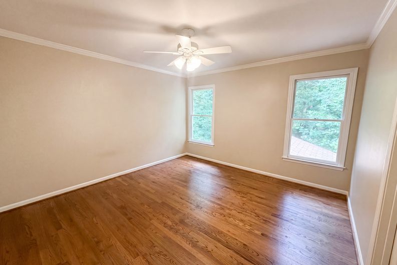 Photo 14 of 34 of 2299 Camden Dr SW, Marietta, GA