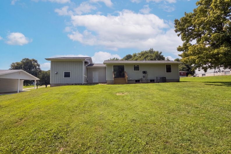 Photo 5 of 20 of 112 Alden St, Troy, MO
