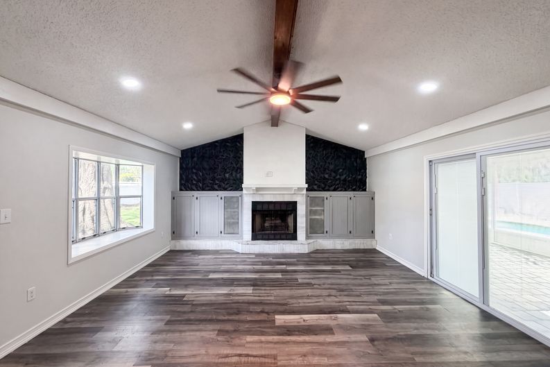 Photo 8 of 18 of 1823 Lori Ln W, Lakeland, FL