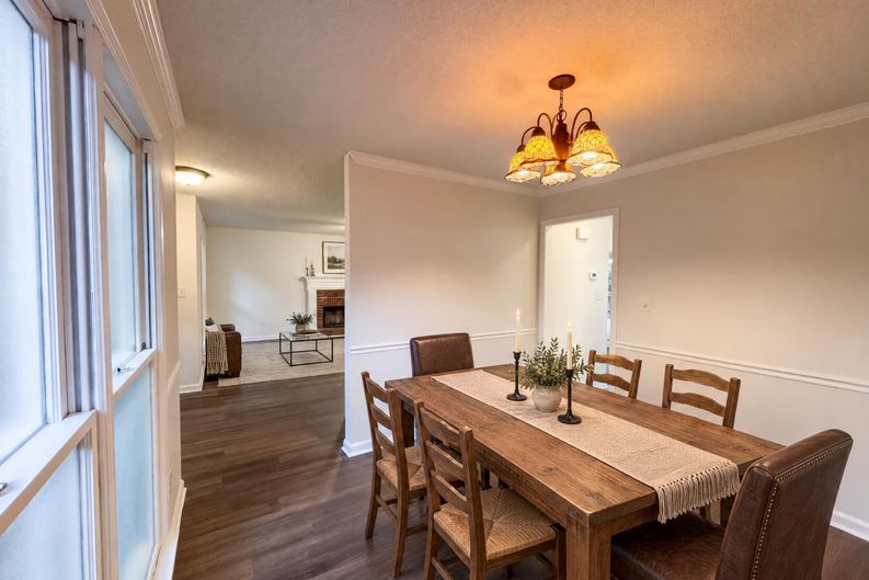 Photo 7 of 23 of 1012 Crown Corners Dr, McDonough, GA