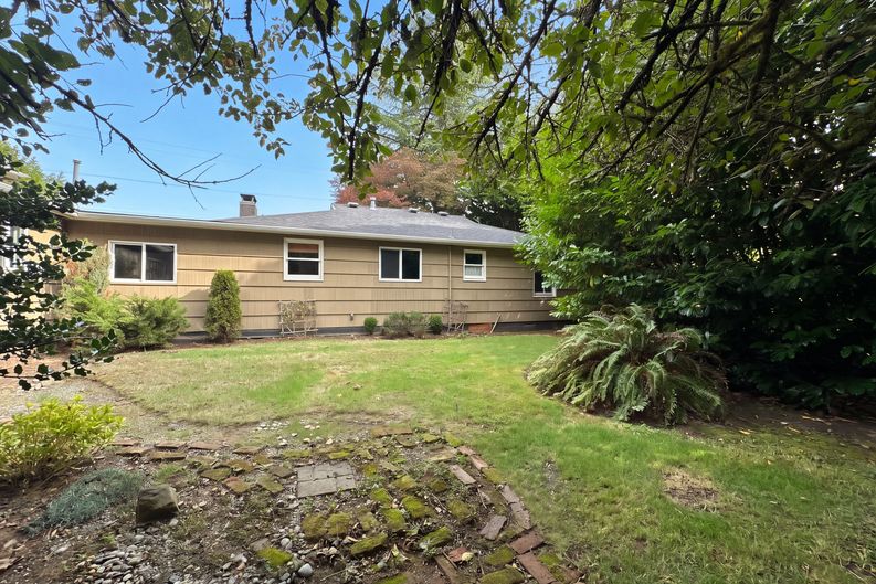 Photo 5 of 21 of 1213 Boulevard Rd SE, Olympia, WA