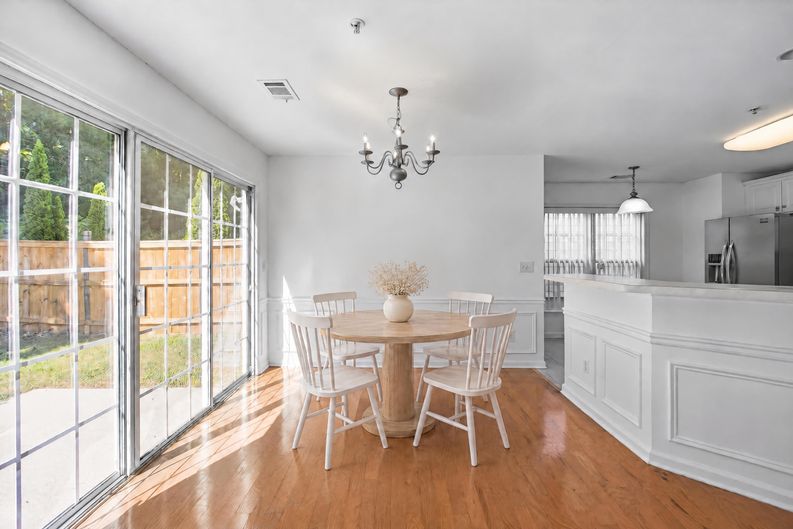 Photo 10 of 29 of 313 Balaban Cir, Woodstock, GA