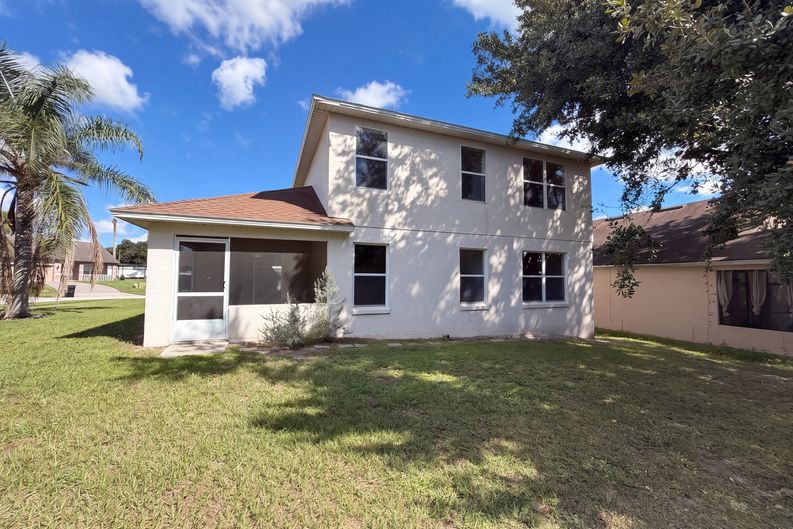 Photo 5 of 18 of 1021 Dekleva Dr, Apopka, FL