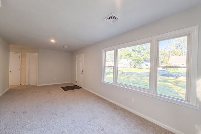 Photo 18 of 23 of 2785 Linview Ave, Columbus, OH