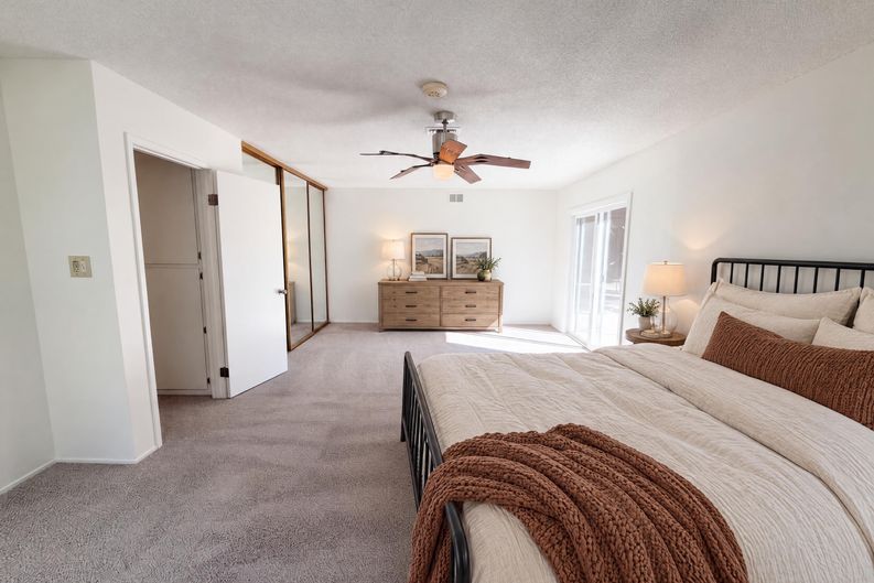 Photo 13 of 36 of 6800 Havenhurst Dr, Sacramento, CA