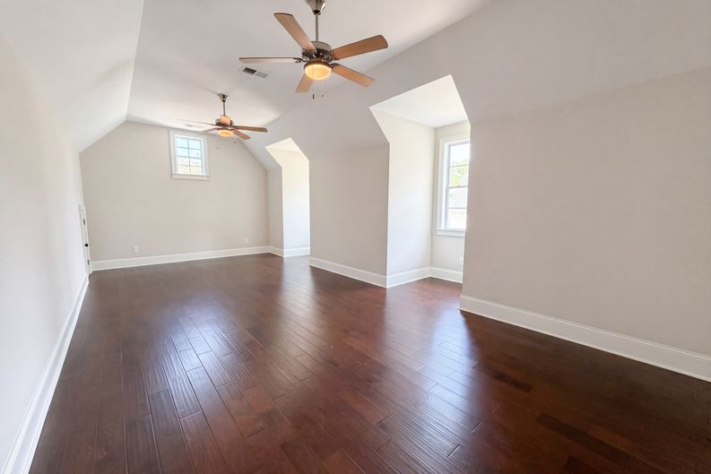 Photo 12 of 36 of 1901 Parrish Dr, Columbia, SC