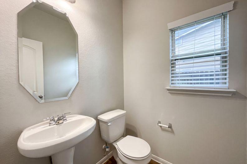 Photo 11 of 20 of 10310 Lake Huron Dr, Humble, TX
