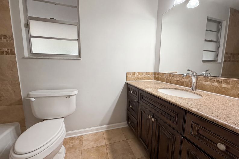 Photo 16 of 22 of 606 Gulfstream Trl S, Orange Park, FL