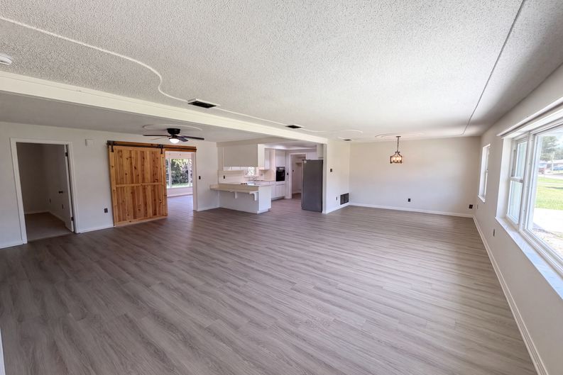 Photo 3 of 28 of 1148 Wentworth Cir, Rockledge, FL