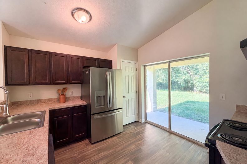 Photo 4 of 20 of 705 5th St, Wildwood, FL