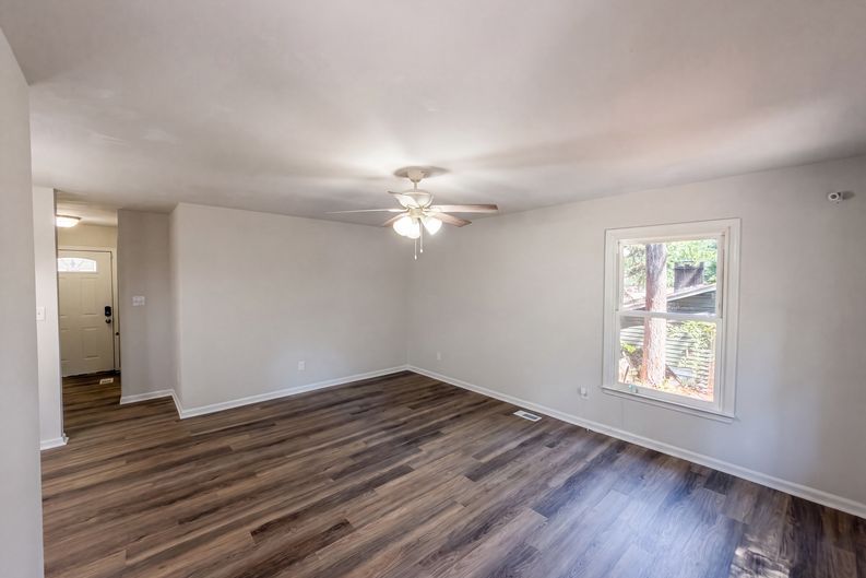 Photo 7 of 15 of 5314 Westminster Dr, Fayetteville, NC