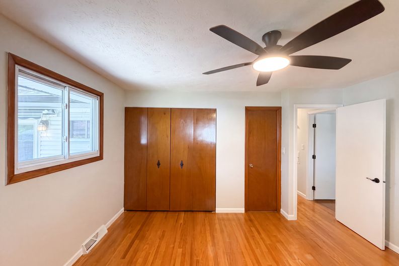 Photo 14 of 22 of 11500 Stormes Dr, Cleveland, OH