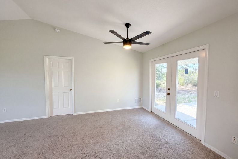 Photo 13 of 25 of 17956 SW 25th Avenue Rd, Ocala, FL