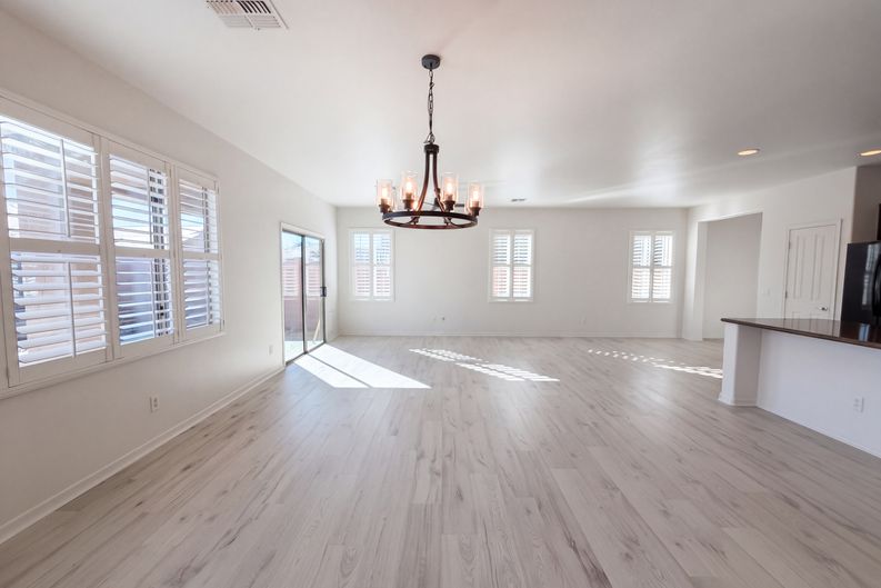 Photo 7 of 22 of 40877 W Bedford Dr, Maricopa, AZ