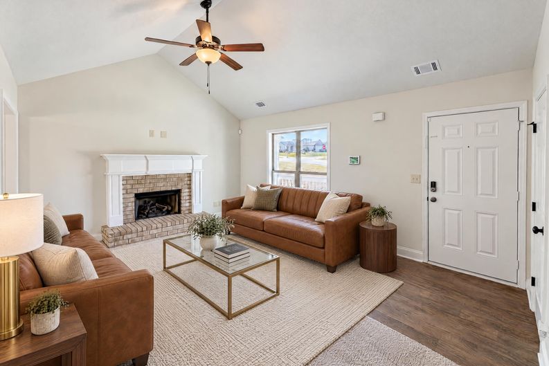 Photo 3 of 32 of 209 Brookside Dr, Lula, GA