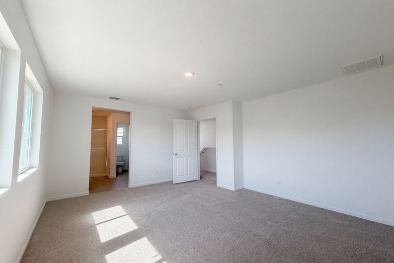 Photo 36 of 46 of 1176 Willow Hill Ave, Sacramento, CA