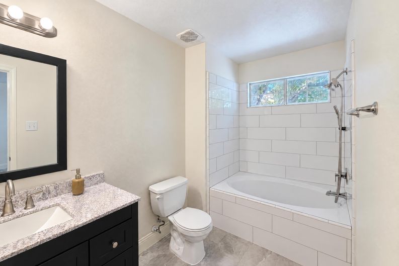 Photo 17 of 23 of 12938 Maile Park Dr, Houston, TX