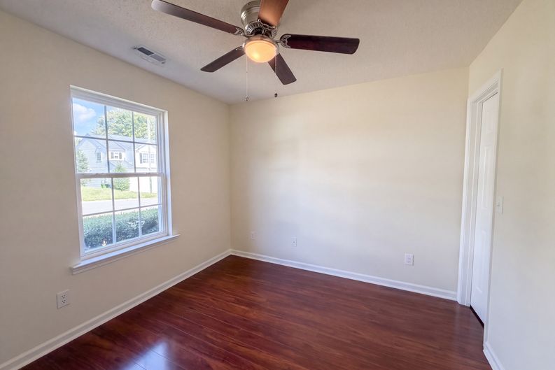 Photo 14 of 17 of 5512 Spindlewood Ct, Durham, NC