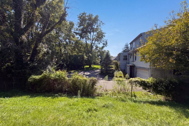 Photo 21 of 25 of 7636 Montgomery Rd, Cincinnati, OH