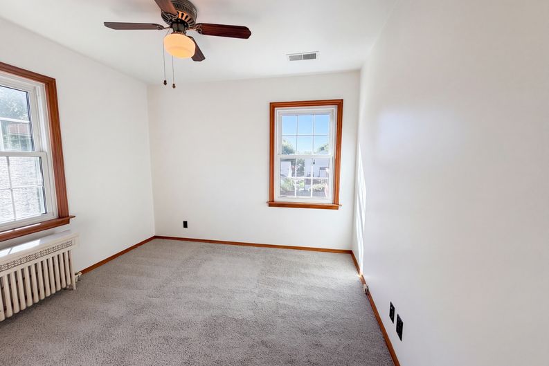 Photo 4 of 20 of 6971 Warder Dr, Cincinnati, OH