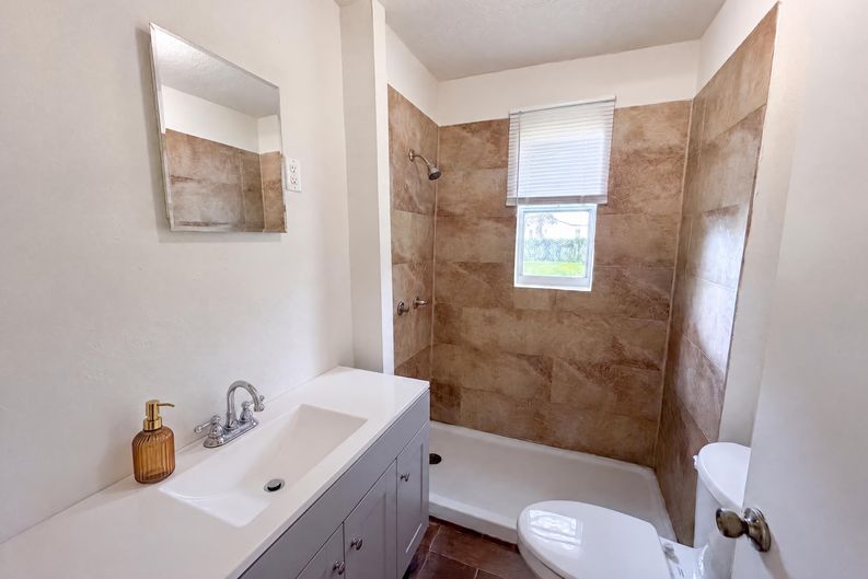 Photo 15 of 19 of 1834 Brooker Rd, Jacksonville, FL