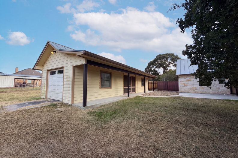 Photo 22 of 23 of 197 Vintage Ranch Cir, La Vernia, TX