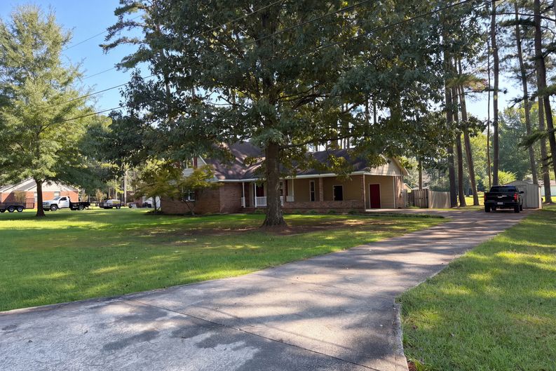 Photo 22 of 24 of 4706 Pineywood Dr SW, Decatur, AL