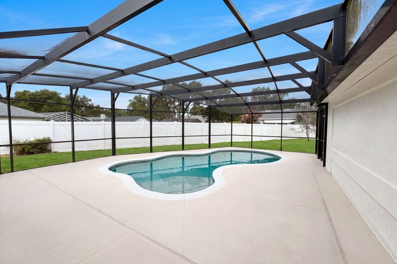 Photo 19 of 20 of 546 Penns Neck Dr, Deland, FL
