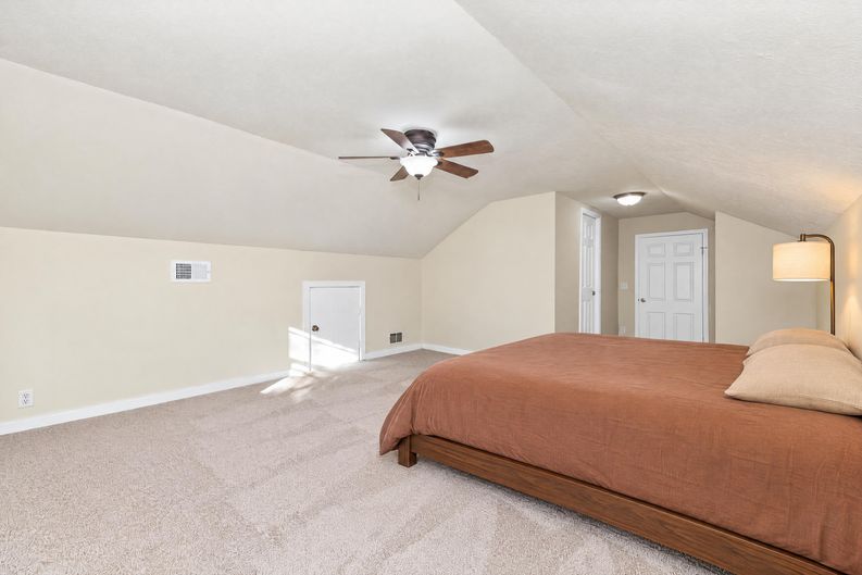 Photo 15 of 21 of 1207 W Spring Valley Pike, Dayton, OH