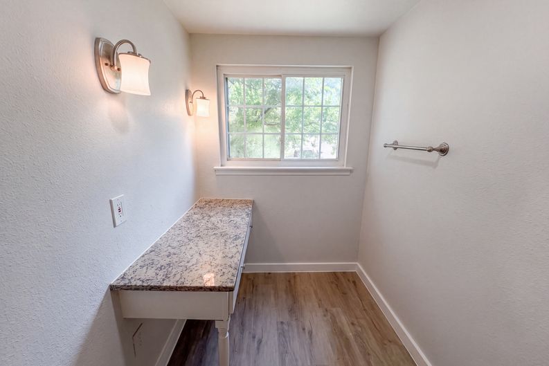 Photo 12 of 20 of 3969 Lost Creek Dr, Dallas, TX