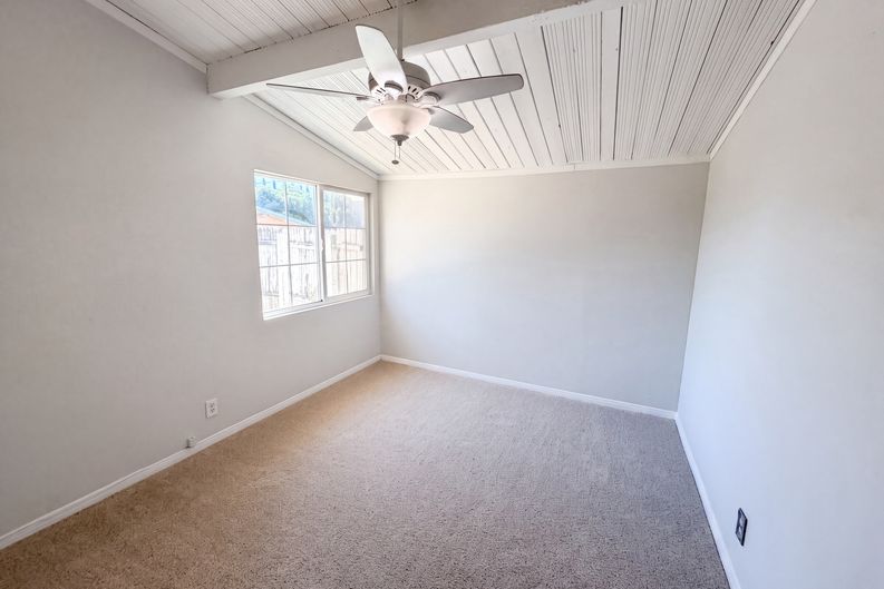 Photo 11 of 21 of 415 E Indian School Ln, Banning, CA