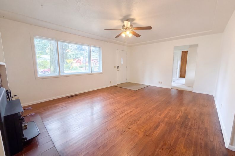 Photo 6 of 15 of 11500 SE Hawthorne St, Portland, OR