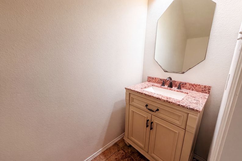 Photo 15 of 18 of 4038 Golden Rod Dr, Forney, TX