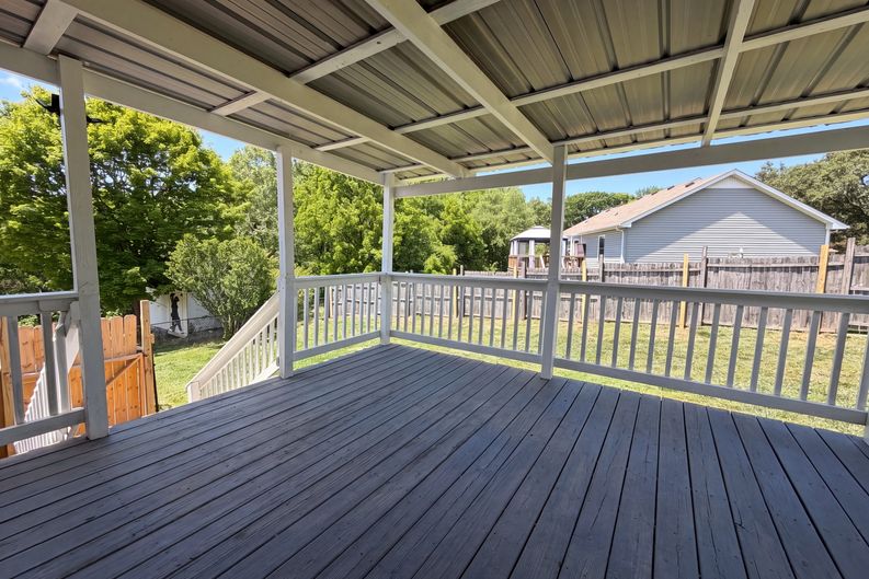 Photo 12 of 15 of 1037 Shadowbrook Dr, Greenbrier, TN