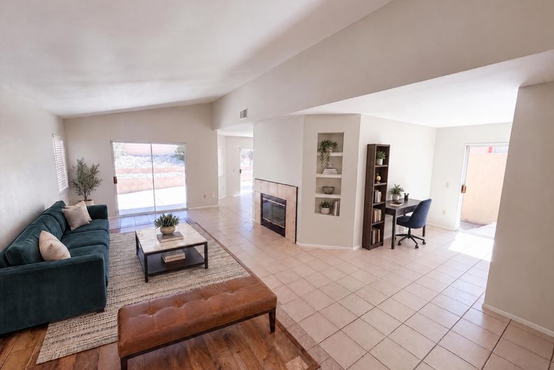 Photo 3 of 17 of 961 Verona Ave, San Jacinto, CA