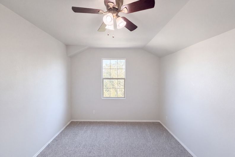 Photo 17 of 28 of 625 River Rock Dr, Azle, TX