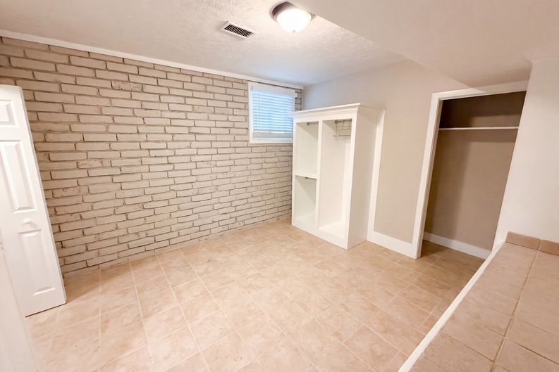 Photo 19 of 26 of 6257 N Summers Cir, Douglasville, GA