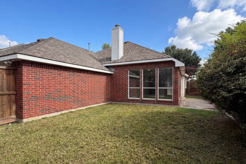 Photo 5 of 17 of 1441 Forest Oaks Ct, Frisco, TX
