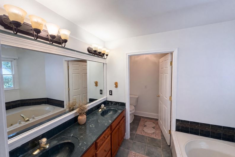 Photo 10 of 24 of 5406 Club View Dr, Concord, NC