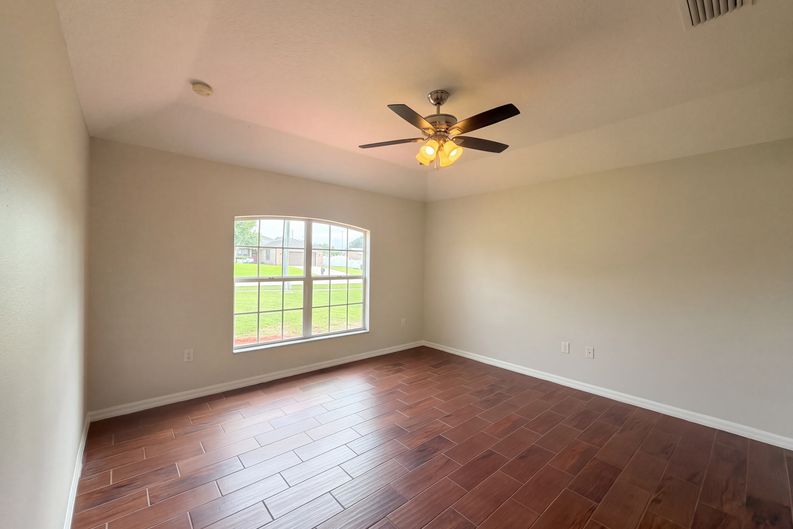 Photo 12 of 25 of 2062 Dalton Ave, Deltona, FL