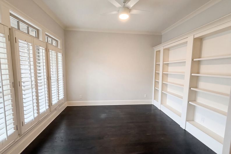 Photo 11 of 38 of 1803 Kent Ave, Dunwoody, GA