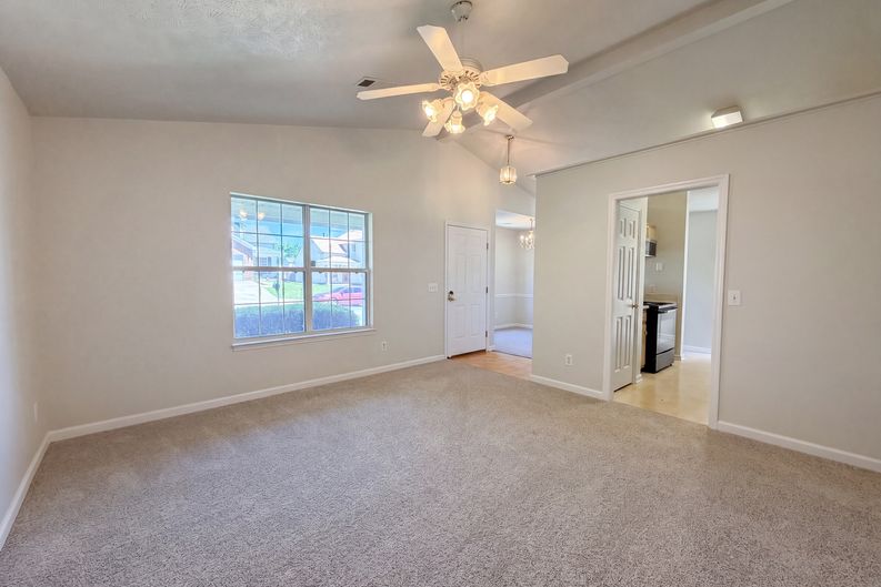 Photo 8 of 16 of 609 Sandy Spring Trl, Madison, TN