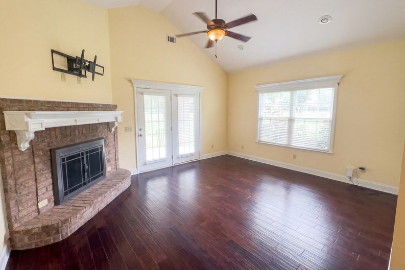Photo 7 of 20 of 109 Corene Ave, Glennville, GA