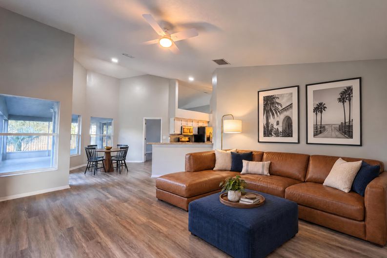 Photo 12 of 41 of 9703 Glenpointe Dr, Riverview, FL